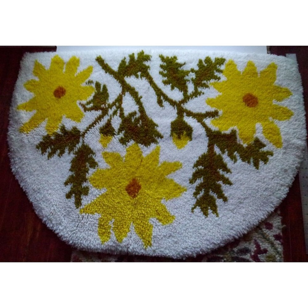 Vintage Half Circle Hooked Rug Demilune Half Moon Yellow White Floral Daisies
